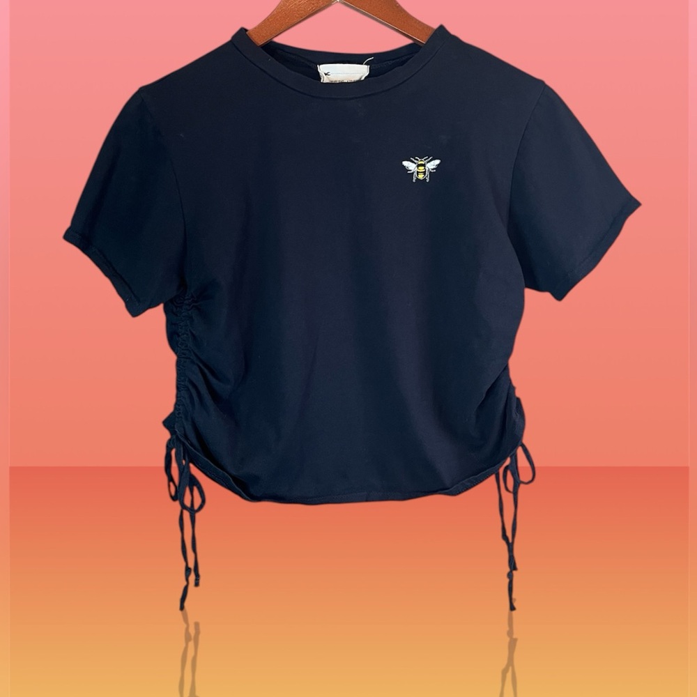 FRENCH PASTRY Save the Bees Women’s Top Size M